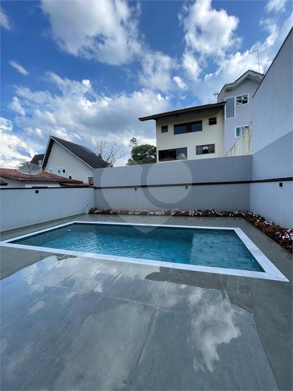 Casa à venda com 3 suítes no condomínio Aruã, Mogi das Cruzes - SP