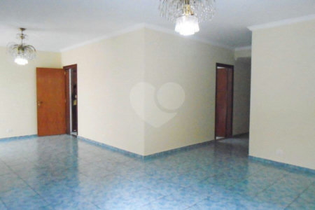 Casa Térrea à venda com 3 suítes em Jardim Petrópolis, São Paulo, SP