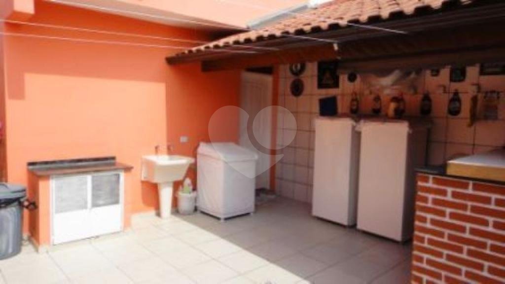 Sobrado à venda com 3 quartos, sendo 1 suíte, em Vila das Palmeiras, Guarulhos, SP