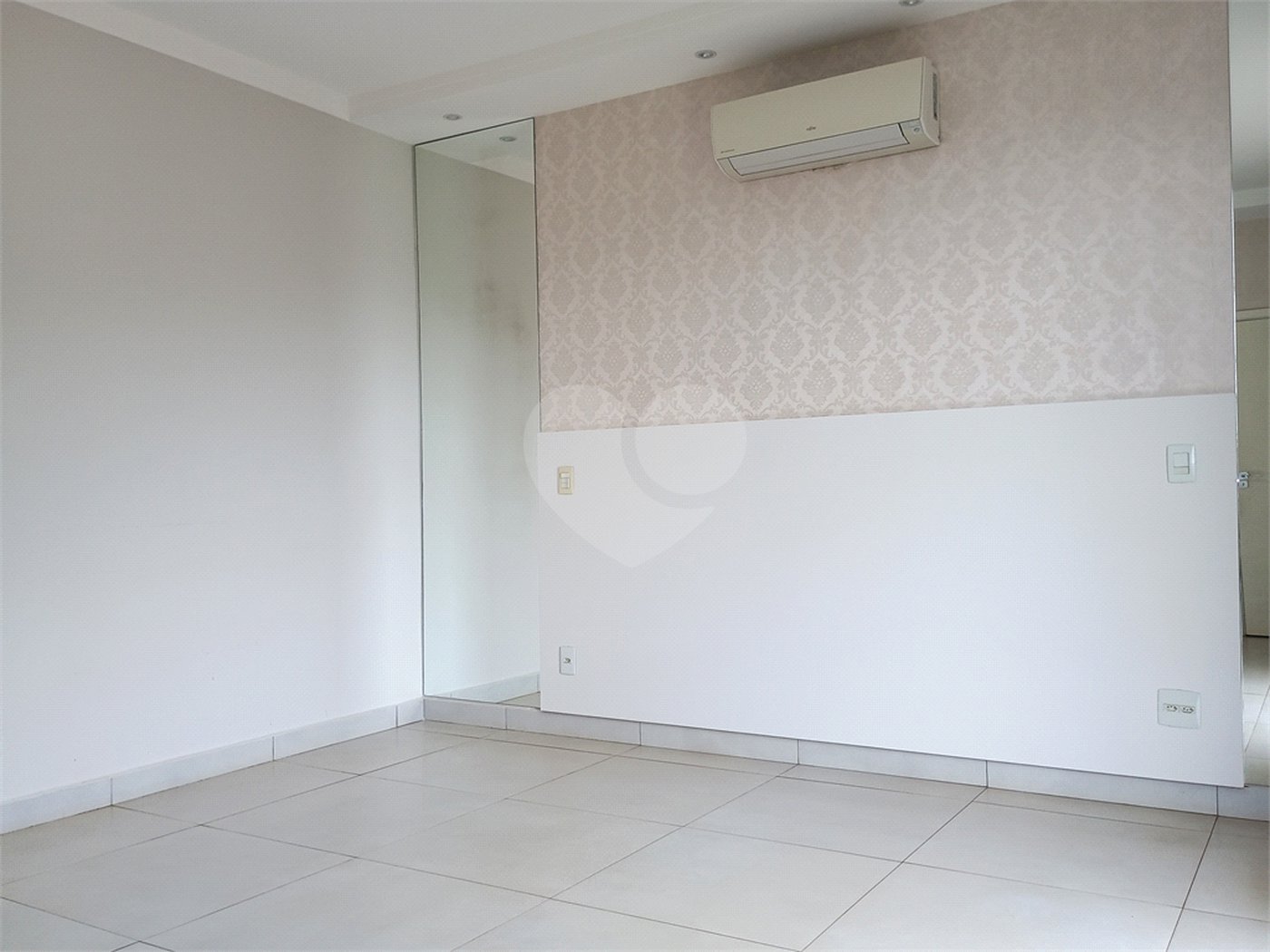 Sobrado à venda com 4 quartos, sendo 1 suíte, em Reserva San Gabriel, Ribeirão Preto, SP