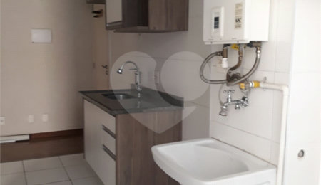 Apartamento à venda ou para alugar com 2 quartos, sendo 1 suíte,  em Jardim Carambeí, São Roque, SP