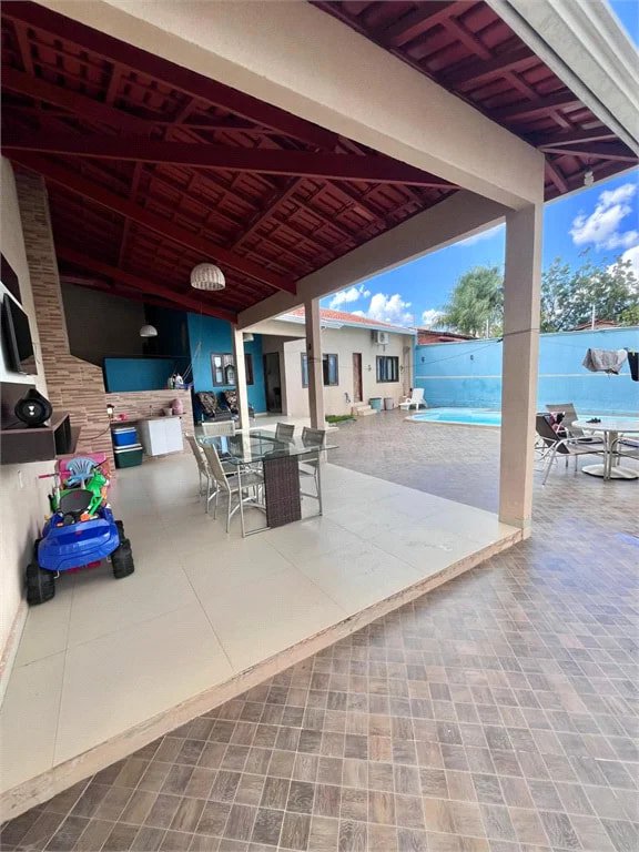 Casa à venda com 6 quartos, sendo 1 suíte, no Centro, Balsas, MA