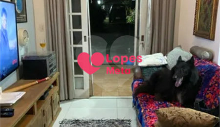 Casa à venda com 2 quartos no condomínio Portal da Serra, São José dos Campos - SP