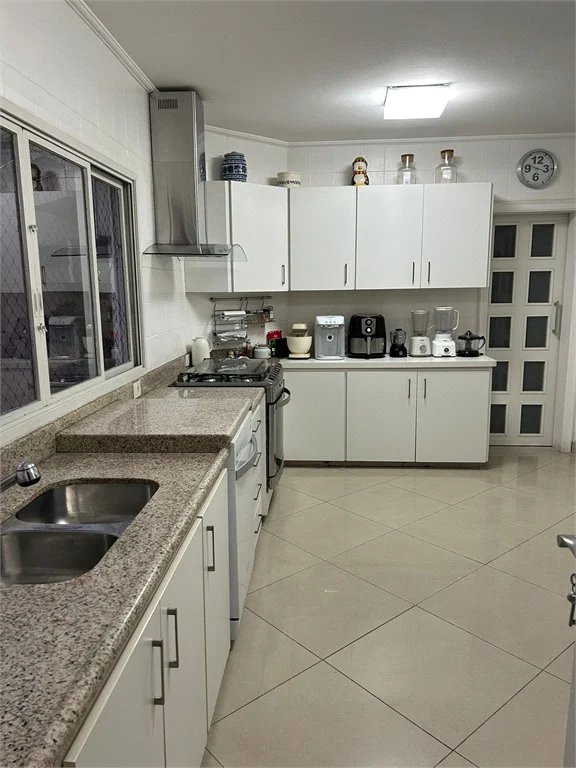 Apartamento à venda com 4 suítes em Real Parque, São Paulo, SP