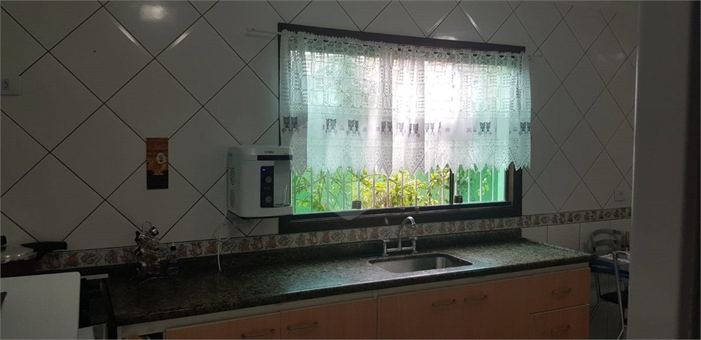 Sobrado à venda com 3 quartos, sendo 1 suíte, em Vila Vitório Mazzei, São Paulo, SP