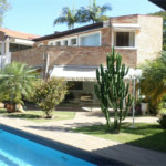 Sobrado à venda com 4 suítes em Recanto Impla, Carapicuíba, SP