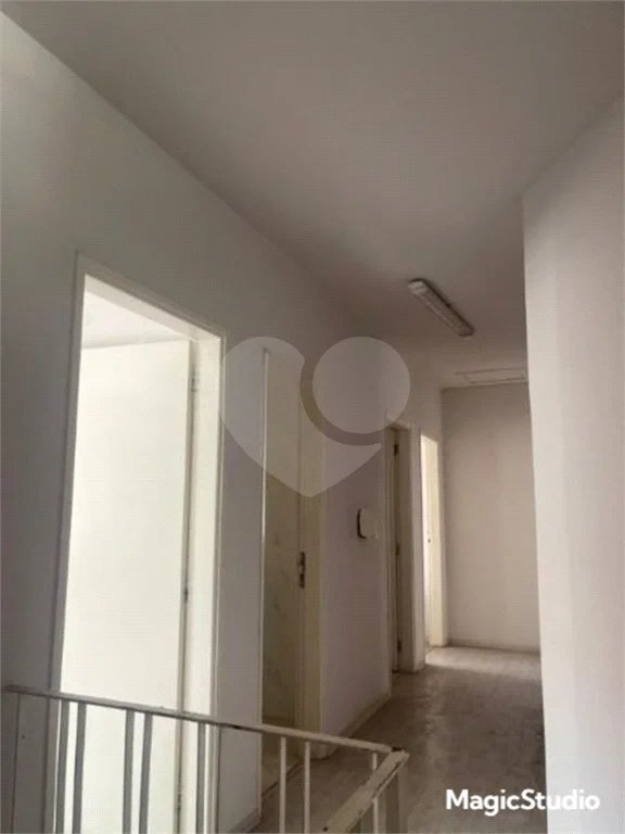 Casa comercial com 300m², 5 quartos, 2 vagas, para locação no Campo Belo!