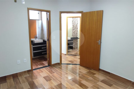 Casa à Venda – Parque dos Flamboyants