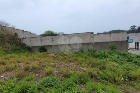 Terreno / Lote a Venda no Residencial Parque dos Pinheiros em Vinhedo/SP