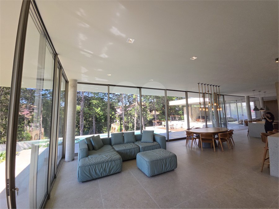 Casa à venda com 4 suítes no condomínio Fazenda Imperial, Sorocaba - SP