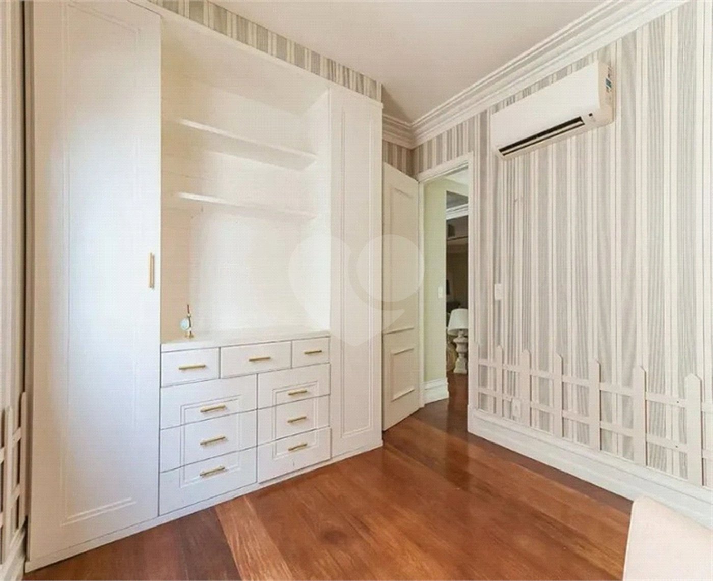 Apartamento à venda com 3 quartos, sendo 2 suítes,  em Vila Progredior, São Paulo, SP