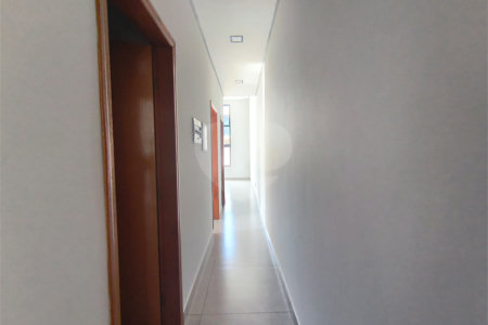 Casa à venda com 3 quartos, sendo 2 suítes, no condomínio Tivolli, Itapetininga - SP