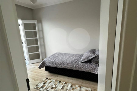 Casa à venda com 3 quartos, sendo 1 suíte, no condomínio Vilage Palmas, São Paulo - SP