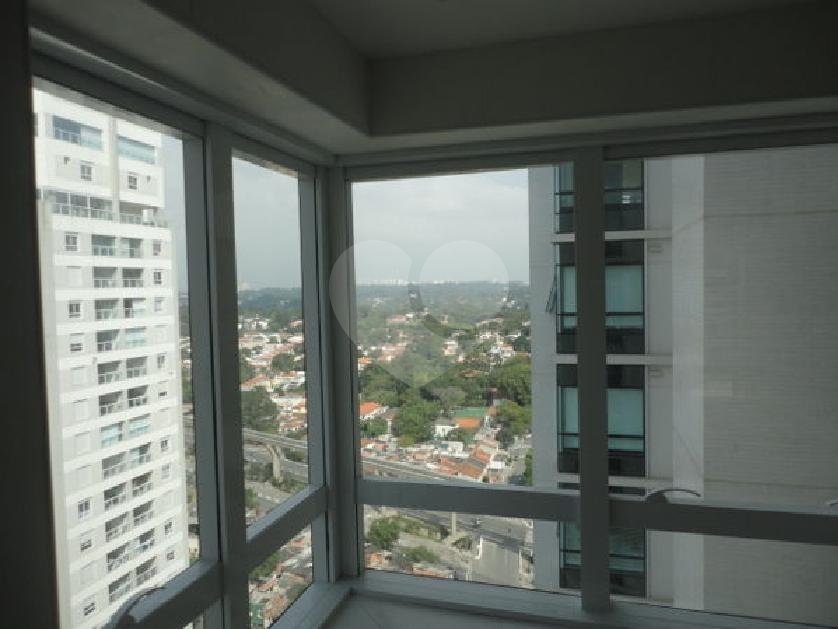 Apartamento à venda com 3 suítes em Campo Belo, São Paulo, SP