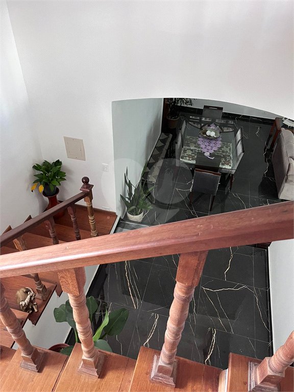Sobrado à venda com 5 quartos, sendo 2 suítes,  em Jardim da Granja, São José dos Campos, SP