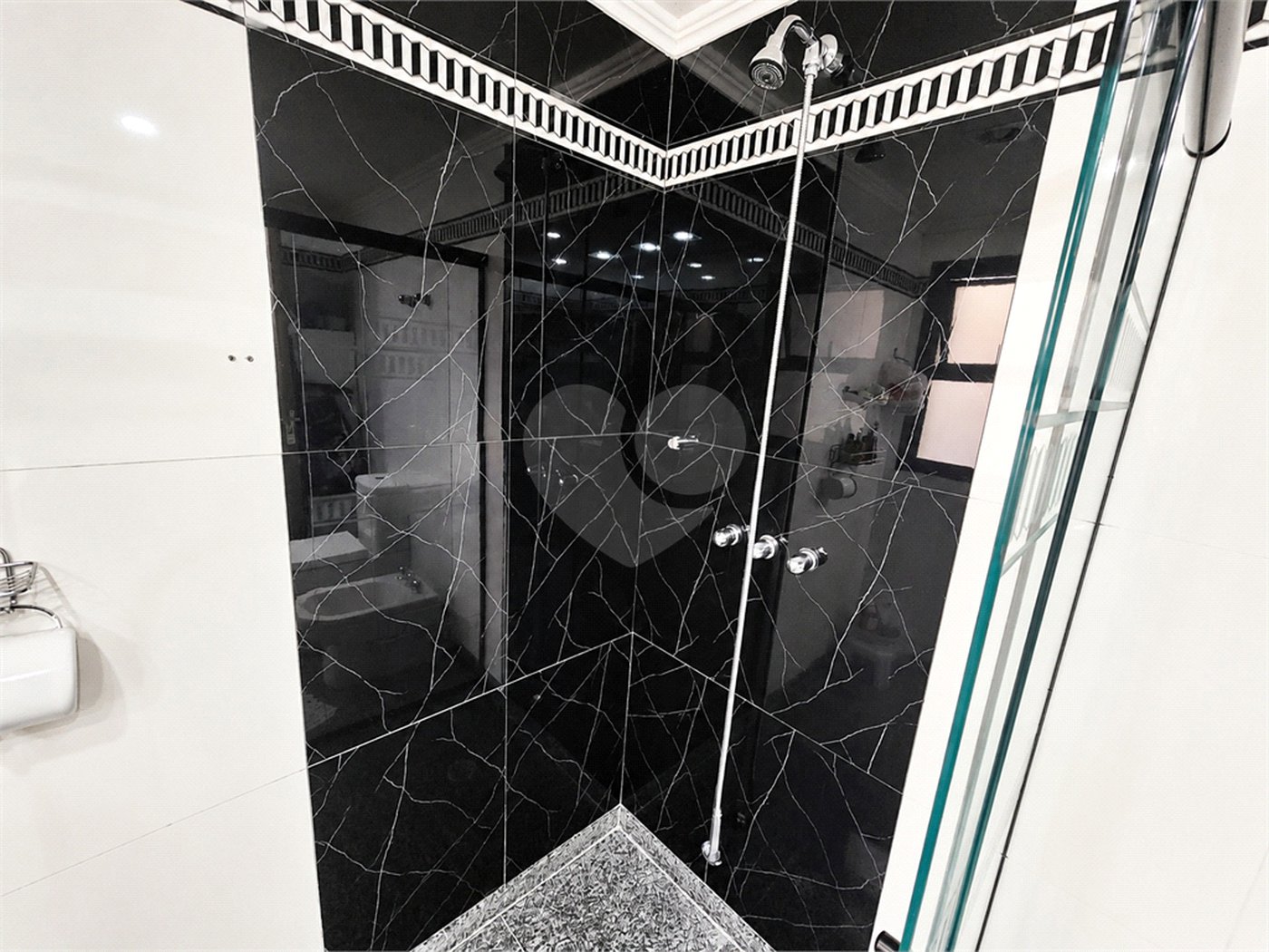 Apartamento à venda com 4 quartos, sendo 3 suítes, em Perdizes, São Paulo, SP