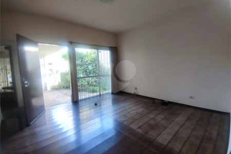 Sobrado à venda com 4 quartos, sendo 2 suítes, em Chácara Monte Alegre, São Paulo, SP