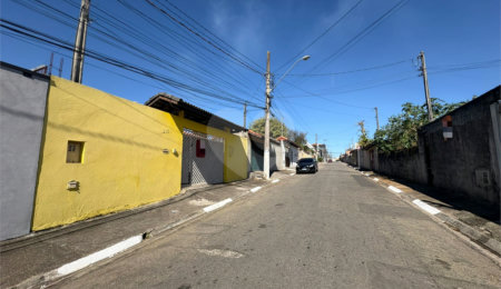 Casa à venda com 3 quartos, sendo 1 suíte,  em Jardim Casa Branca, Suzano, SP