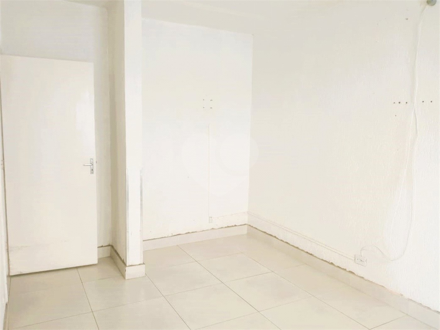 Casa à venda ou para alugar com 7 quartos, sendo 2 suítes, em Jardim Peri Peri, São Paulo, SP
