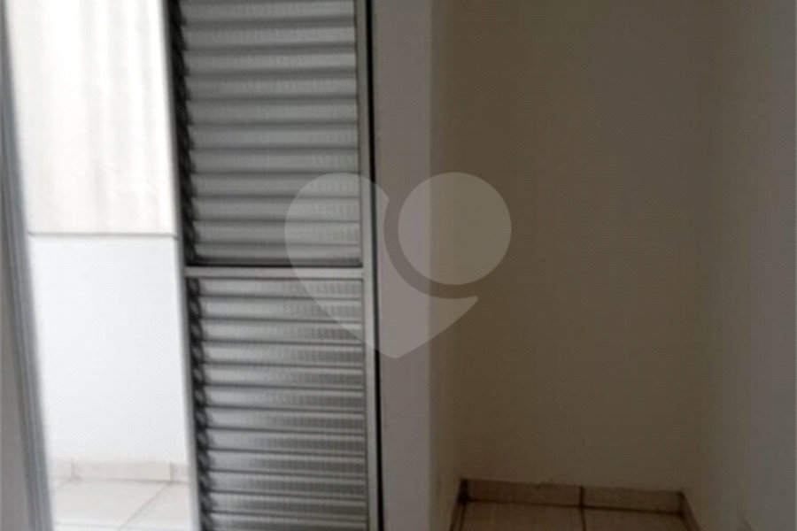 Sobrado à venda com 3 quartos, sendo 1 suíte, em Jardim Las Vegas, Santo André, SP
