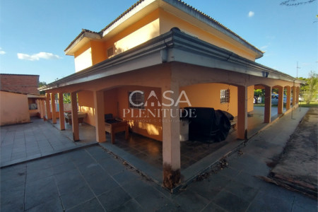 Chácara à venda com 5 quartos, sendo 1 suíte,  em Araçoiaba da Serra, SP