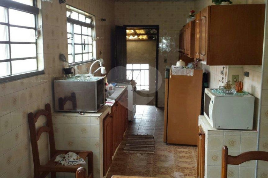 Casa à venda com 3 quartos, sendo 1 suíte, em Itaquera, São Paulo, SP