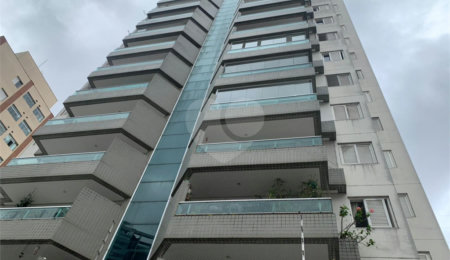Apartamento à venda com 3 quartos, sendo 1 suíte,  em Vila Andrade, São Paulo, SP