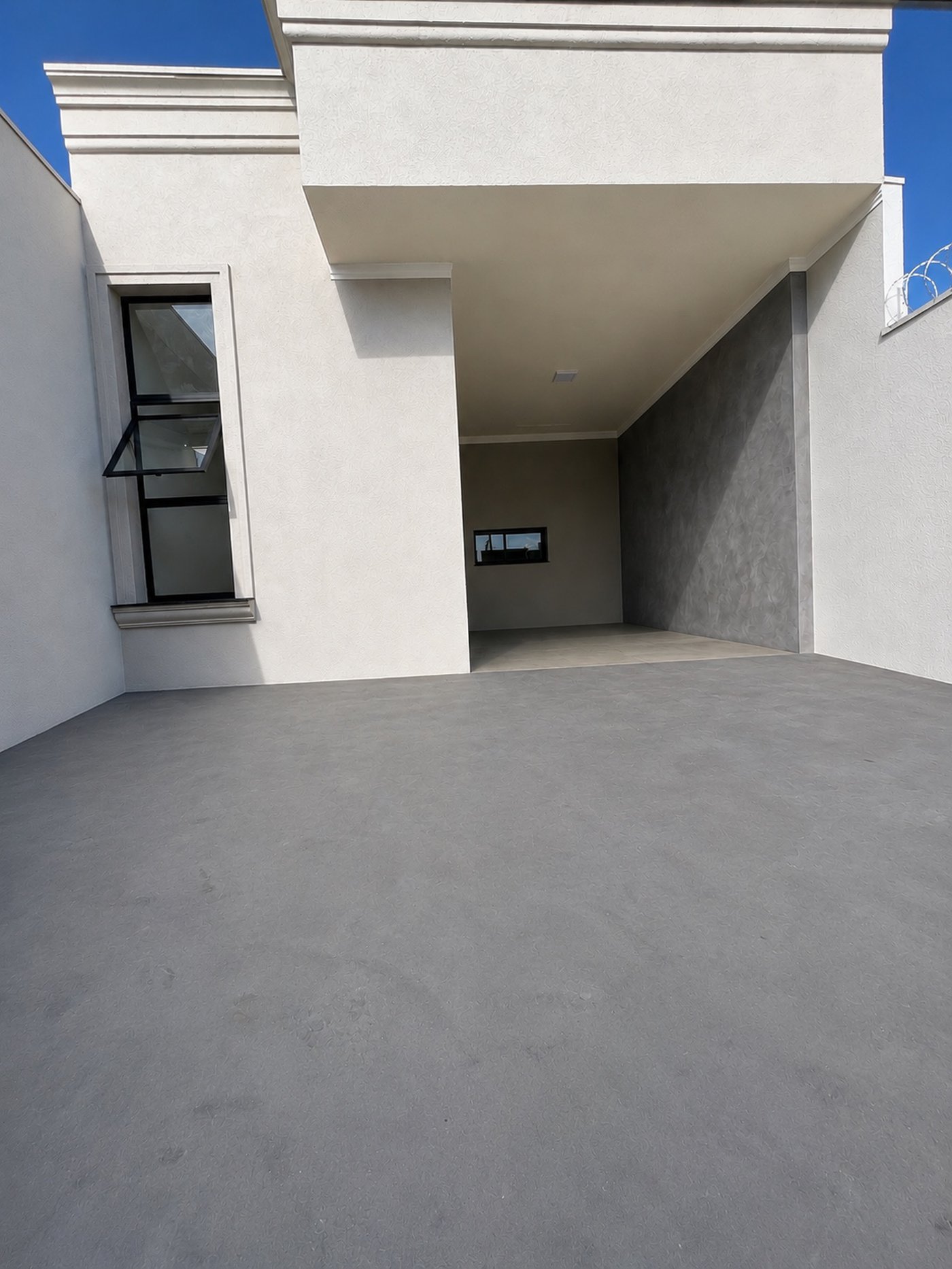 Casa à venda com 3 quartos, sendo 1 suíte,  em Parque Residencial Quinta da Lagoa, Três Lagoas, MS