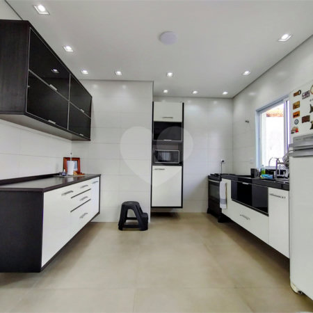 Casa à venda com 3 suítes no condomínio Residencial Alto da Floresta, Bom Jesus dos Perdões - SP