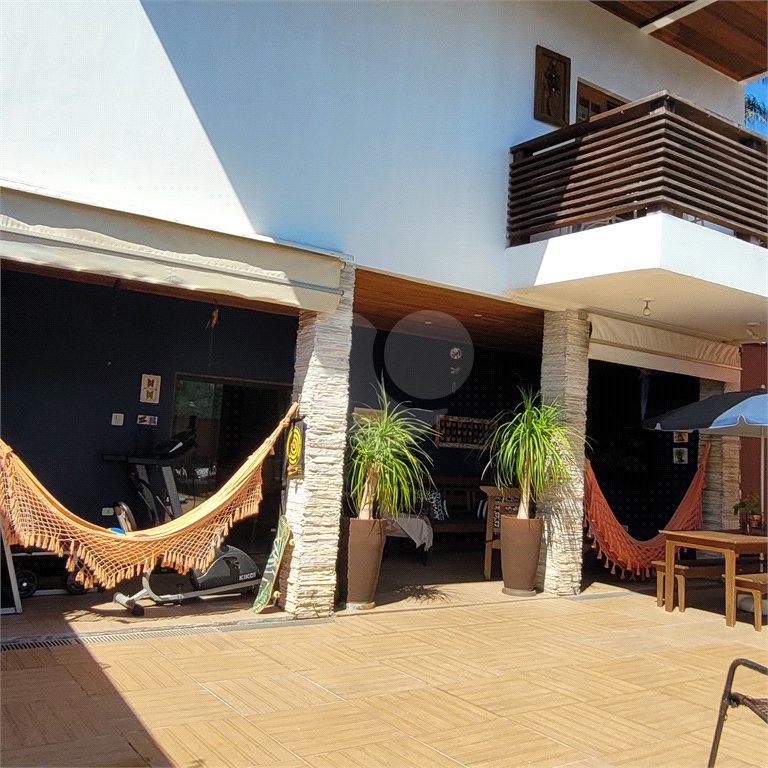 Sobrado à venda com 4 suítes em Rancho Grande, Mairiporã, SP