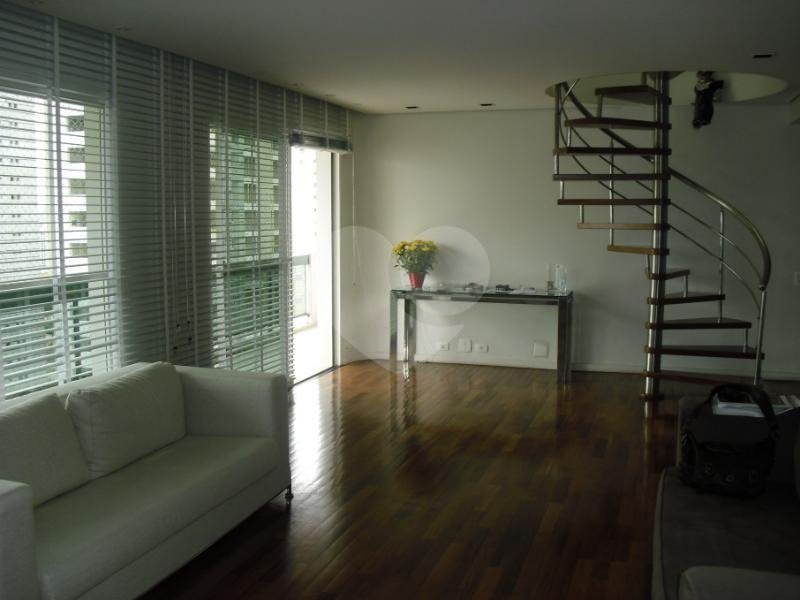 Cobertura à venda com 4 quartos, sendo 3 suítes, em Campo Belo, São Paulo, SP