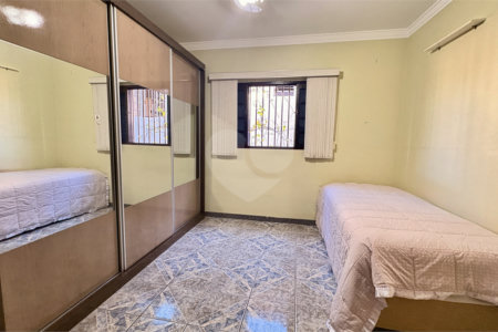 Sobrado à venda com 3 quartos, sendo 1 suíte, em Jardim São Guilherme, Sorocaba, SP