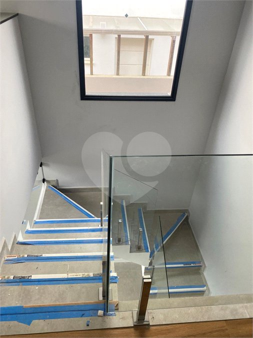Casa à venda com 4 quartos, sendo 3 suítes, no condomínio Recanto dos Paturis, Vinhedo - SP