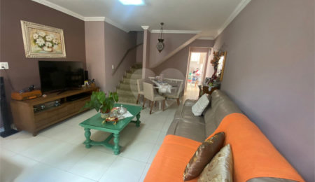 Sobrado à venda com 3 quartos, sendo 1 suíte, em Tremembé, São Paulo, SP