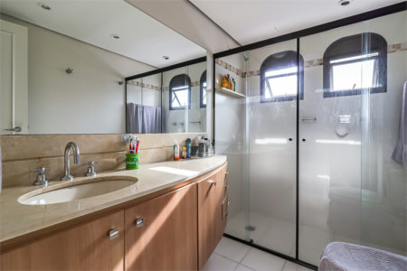 Apartamento à venda com 4 quartos, sendo 2 suítes, em Moema, São Paulo, SP