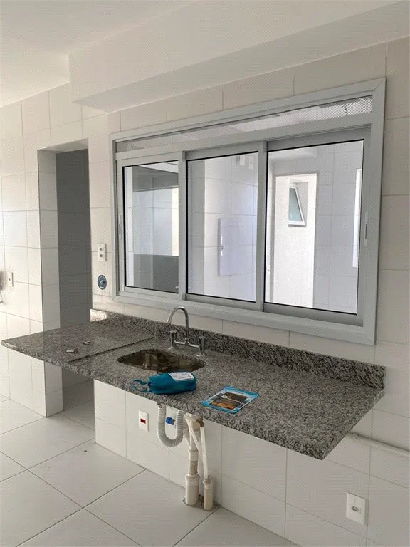 Apartamento à venda com 3 suítes em Jardim Caboré, São Paulo, SP