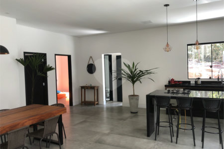 Chácara à venda com 6 quartos, sendo 2 suítes, em Jardim Brogotá, Atibaia, SP