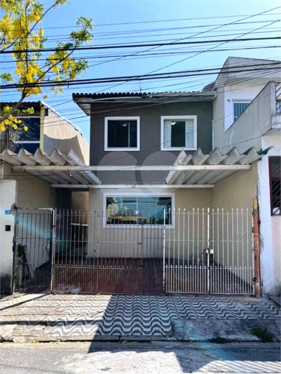 Sobrado à venda com 3 quartos, sendo 1 suíte, em Jardim Rosa de Franca, Guarulhos, SP
