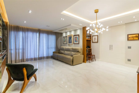 Apartamento à venda com 3 suítes em Vila Gumercindo, São Paulo, SP