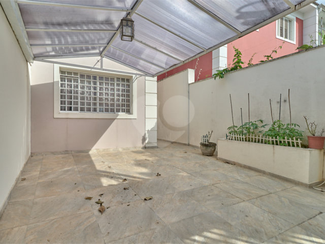 Sobrado à venda com 3 quartos, sendo 1 suíte,  em Jardim Prudência, São Paulo, SP