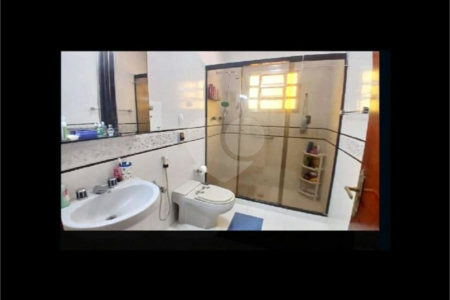 Casa à venda com 3 quartos, sendo 1 suíte, em Vila Ré, São Paulo, SP