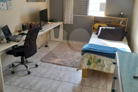 Sobrado à venda com 3 quartos, sendo 1 suíte, em Jardim Caravelas, São Paulo, SP