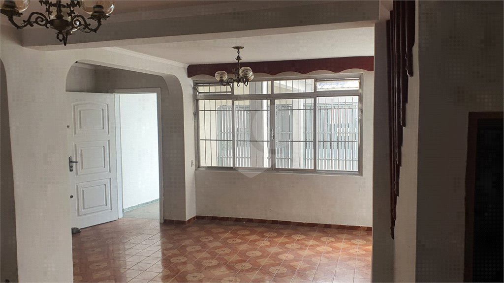 Sobrado à venda com 3 quartos em Vila Nilo, São Paulo, SP