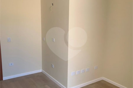 Casa à venda com 3 suítes em Vila Petrópolis, Atibaia, SP