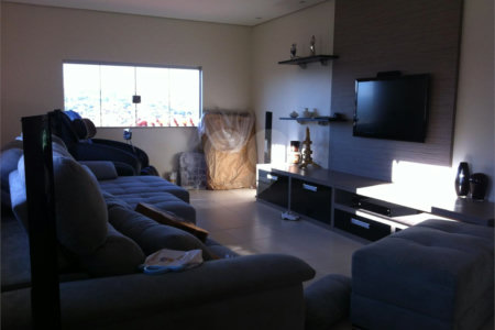 Sobrado à venda com 4 quartos, sendo 2 suítes,  em Ribeirânia, Ribeirão Preto, SP