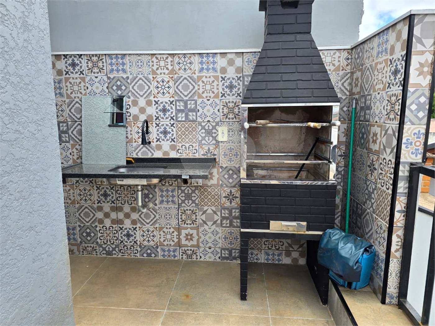 Casa à venda com 3 quartos, sendo 2 suítes,  no condomínio Residencial Marina, Itapetininga - SP