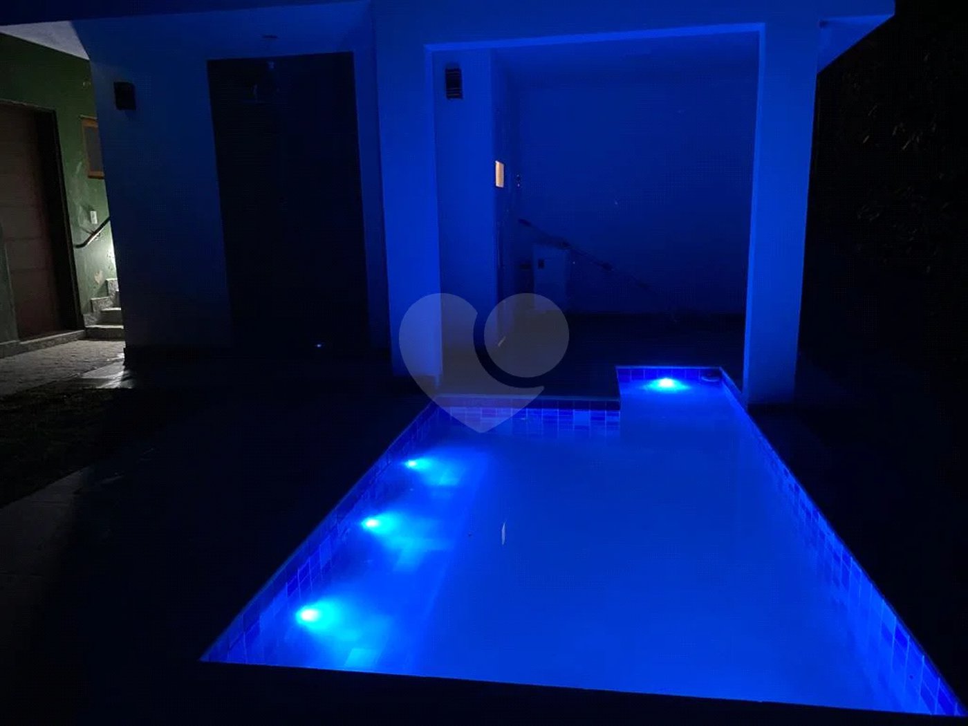 Casa à venda ou para alugar com 5 quartos, sendo 4 suítes, no condomínio Associação Reserva das Hortênsias, Mairiporã - SP