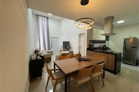Casa à venda com 3 quartos, sendo 1 suíte, no condomínio Jardim Guarujá, Salto - SP