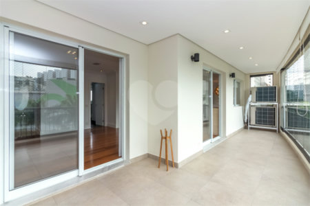 Apartamento à venda com 3 suítes em Alto da Boa Vista, São Paulo, SP
