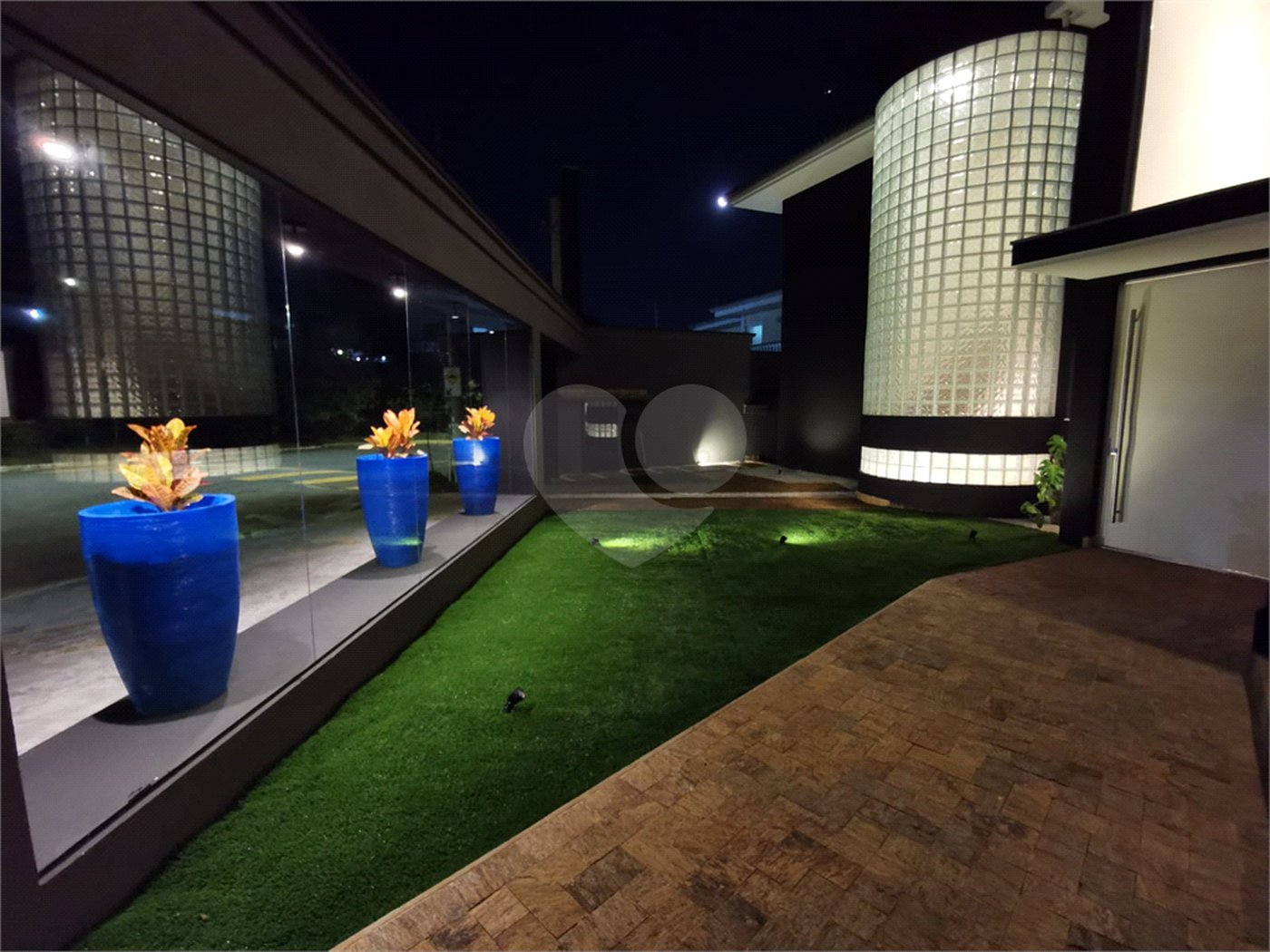 Casa à venda ou para alugar com 4 suítes em Parque dos Príncipes, São Paulo, SP
